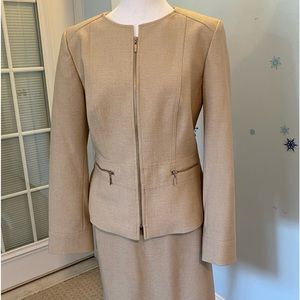 Women’s suit. Worn once size 12. Like new